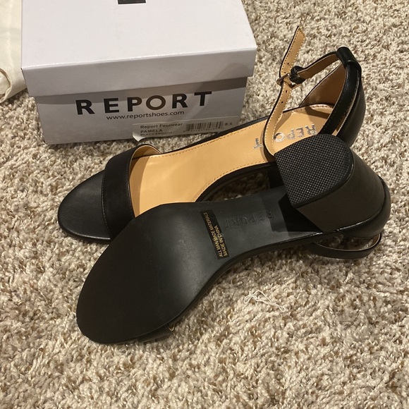 Report Black strap heel - Picture 2 of 3